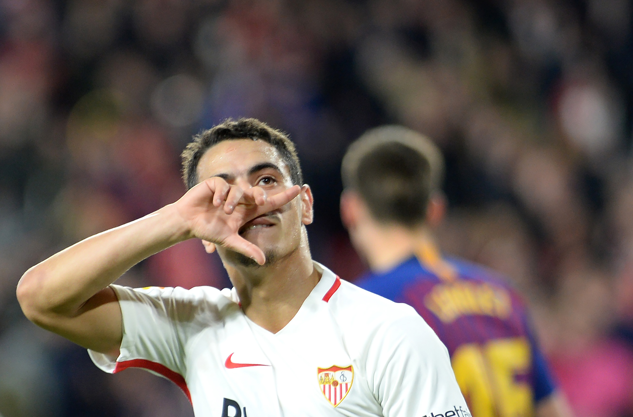 包含塞维利亚围绕国王杯刷新队史纪录清晨金州勇士调整名单以备NBA季后赛，网友：尤文图斯冲刺阶段回应争议的词条