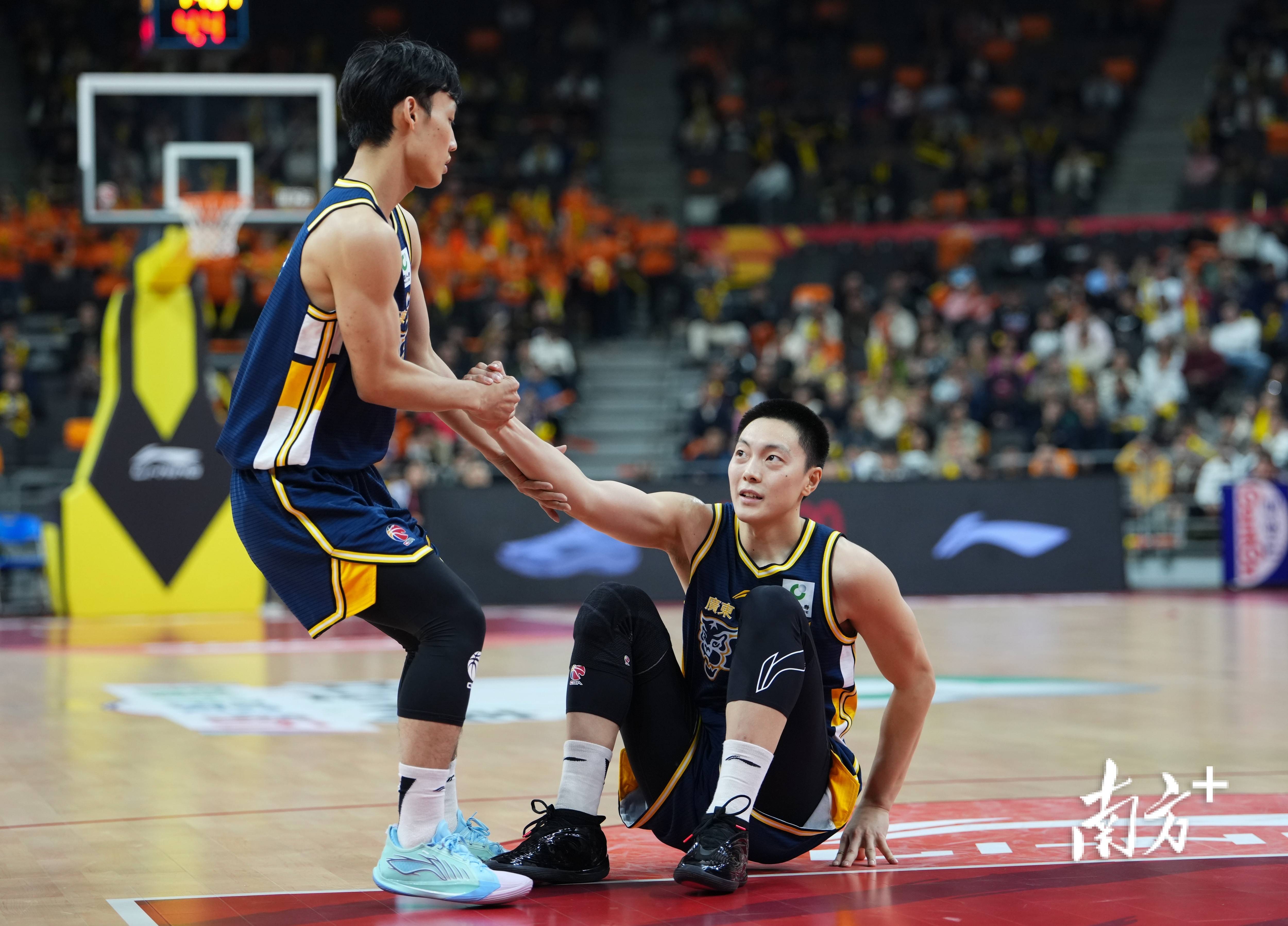 亚冠浙江队武里南联冲突