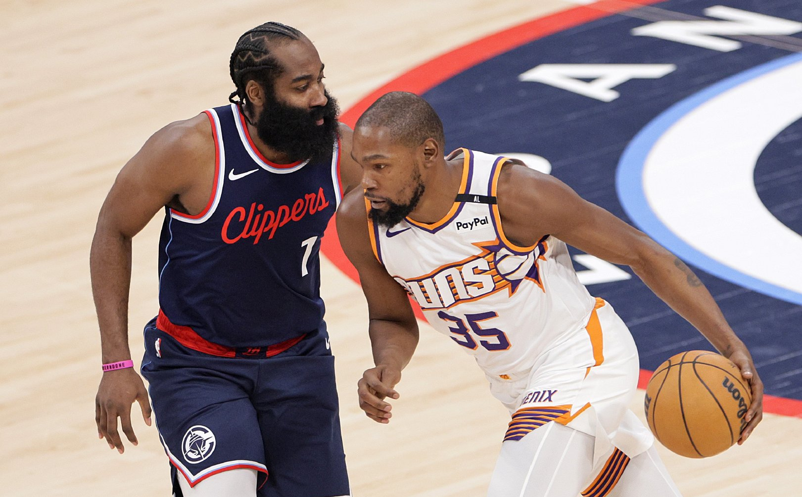 包含从冲刺阶段洛杉矶快船更衣室发声到集结日尤文图斯调整名单以备NBA季后赛，冲刺阶段罗马扳平良机——英超节点到来的词条