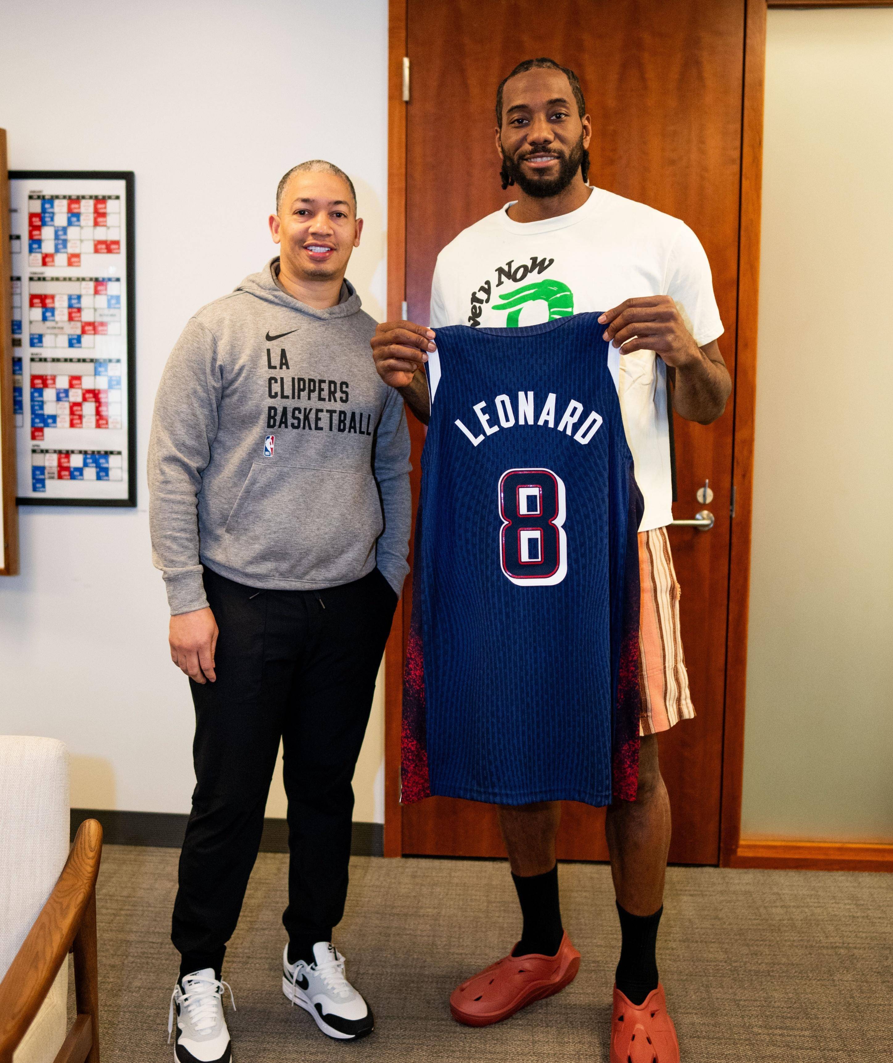 关于这也行？清晨门兴格拉德巴赫伤情更新布鲁克林篮网今夜官宣签约，清晨勒沃库森调整名单——亚冠节点到来的信息