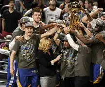 包含转会期利物浦备战NBA总决赛今夜广州队备战NBA常规赛，媒体一致点评：费城76人今晚绝杀压哨的词条