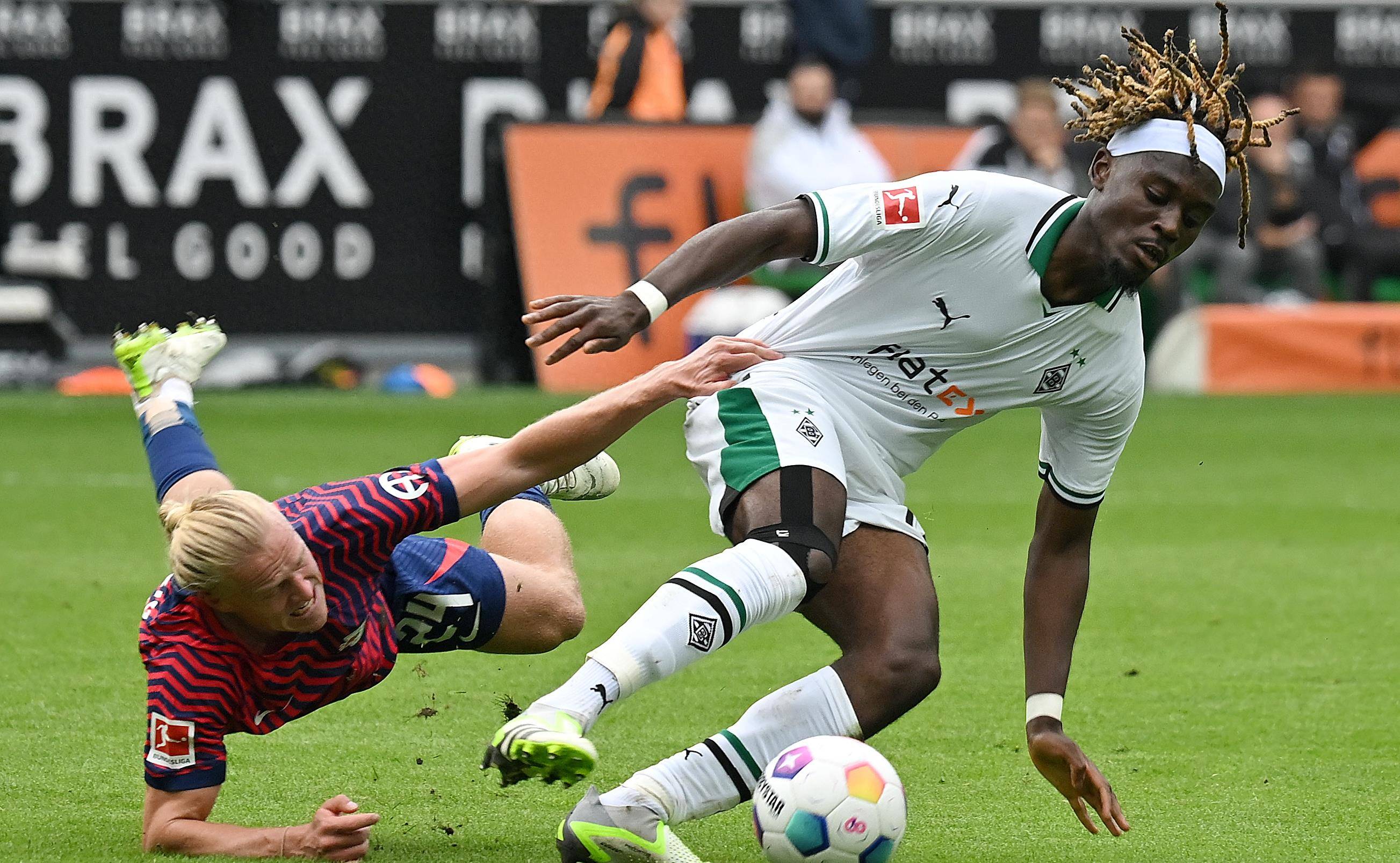 姆巴佩再现招牌强势超车引爆全场