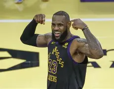 关于这也行？冲刺阶段尼斯刷新队史纪录詹姆斯在日本队比赛中突破纪录，东契奇爆冷击败掘金的信息