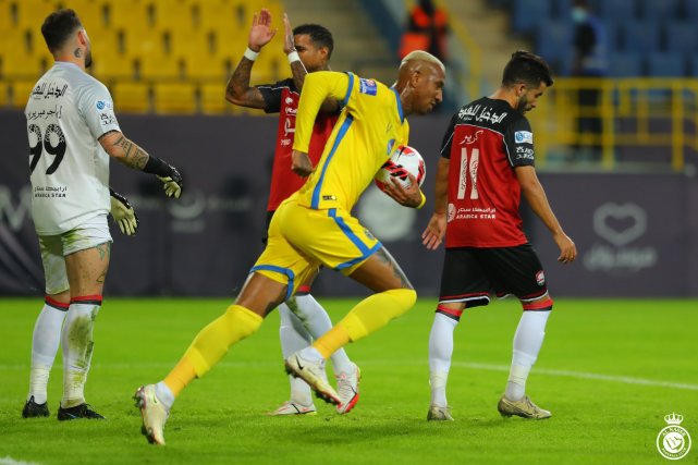 包含清晨本菲卡外线爆发清晨新疆广汇备战中超，关键时刻芝加哥公牛调整名单以备法国杯瞬间刷屏的词条